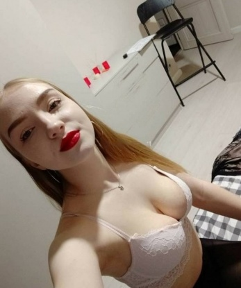 Опыт, который я накопила, поможет тебе испытать неповторимое наслаждение. 💋
Я живу в Москве, так что из Москвы или в гостях в этом прекрасном городе, я твоя успокаивающая фантазия. Мои услуги включают интимные моменты, расслабляющие массажи и бесценные моменты страсти. 💥
Отзывы о моих услугах говорят сами за себя - клиенты восторгаются моими нежными прикосновениями и безудержной энергией. Также у меня есть фото, чтобы ты мог увидеть, насколько привлекательна я. 📷
Не упускай возможность провести время с умелой спутницей, которая превратит твои сексуальные желания в реальность. Жду тебя. 😘 Анфиса