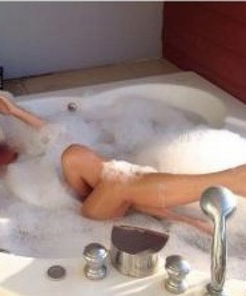 Мои щедрые формы и утонченная осанка приведут тебя к экстазу.
Я умею слушать, понимать и исполнять любые фантазии, делая все, чтобы ты оставался доволен. Мои клиенты говорят самые лестные отзывы о нашей встрече - это важно для меня, потому что я всегда стремлюсь к исключительности.
Фото - 100% мои, без фотошопа. 📷🔞 Если ты хочешь провести незабываемое время с опытной и страстной девушкой, то я готова встретиться с тобой прямо сейчас! 💕✨
Позвони мне и дай себе шанс настоящего удовольствия. Ты не пожалеешь! 😉💦 Алевтина